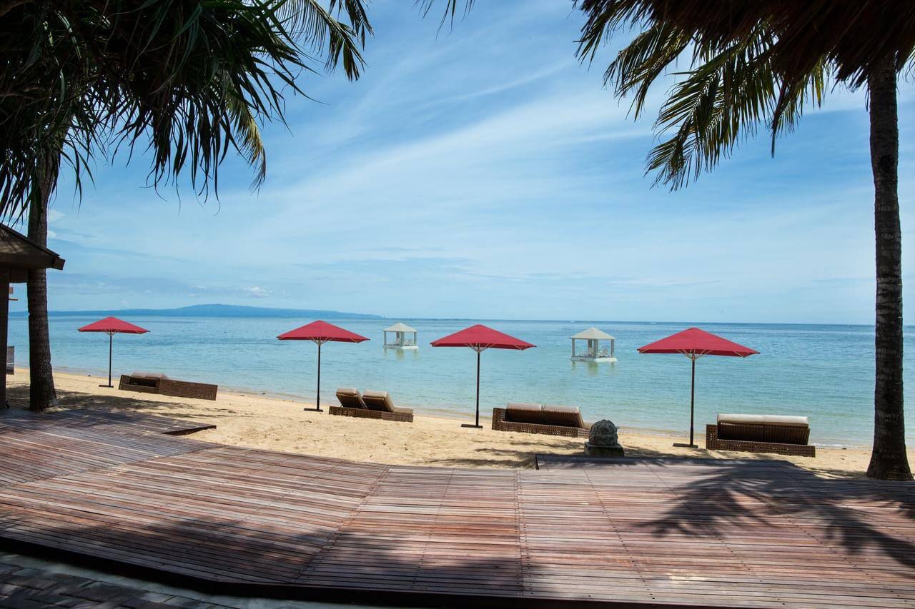 Khung cảnh biển Bali xinh đẹp luôn là sự lựa chọn lý tưởng dành cho các cắp đôi trong chuyến tuần trăng mật của mình. tour-bali-2019