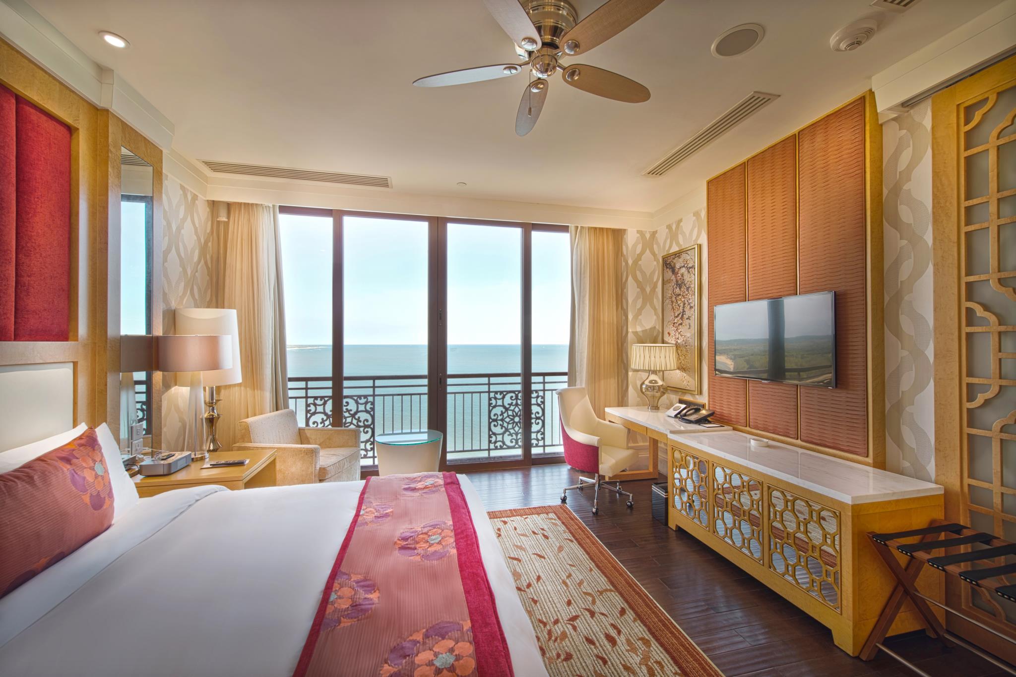 THE GRAND HỒ TRÀM STRIP 2