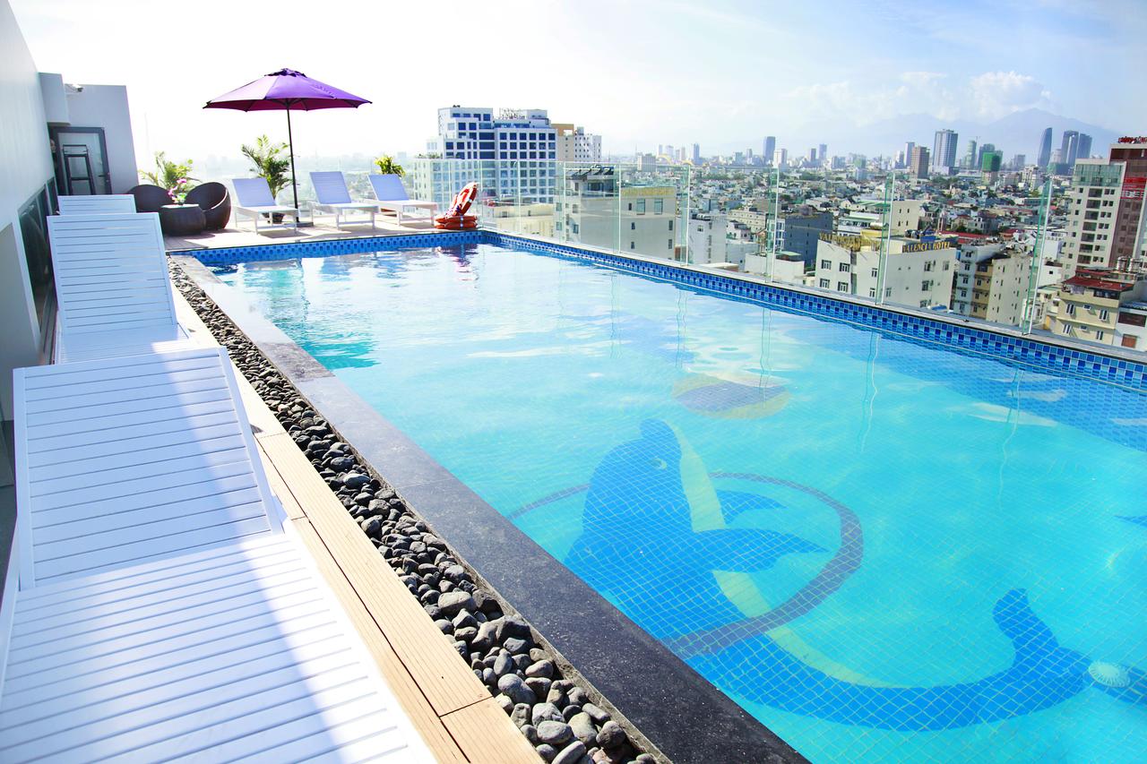 ARIA HOTEL  2