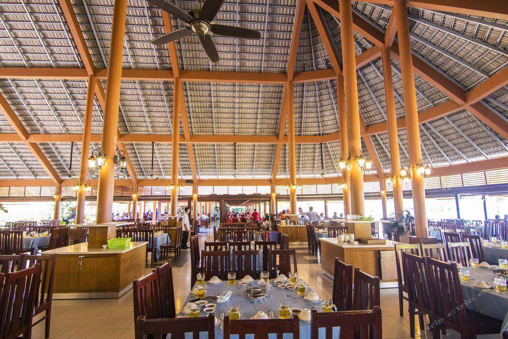 HƯƠNG PHONG - HỒ CỐC BEACH RESORT 