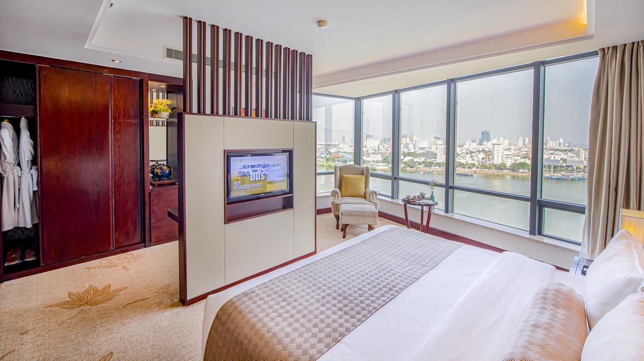 BRILLIANT HOTEL  2