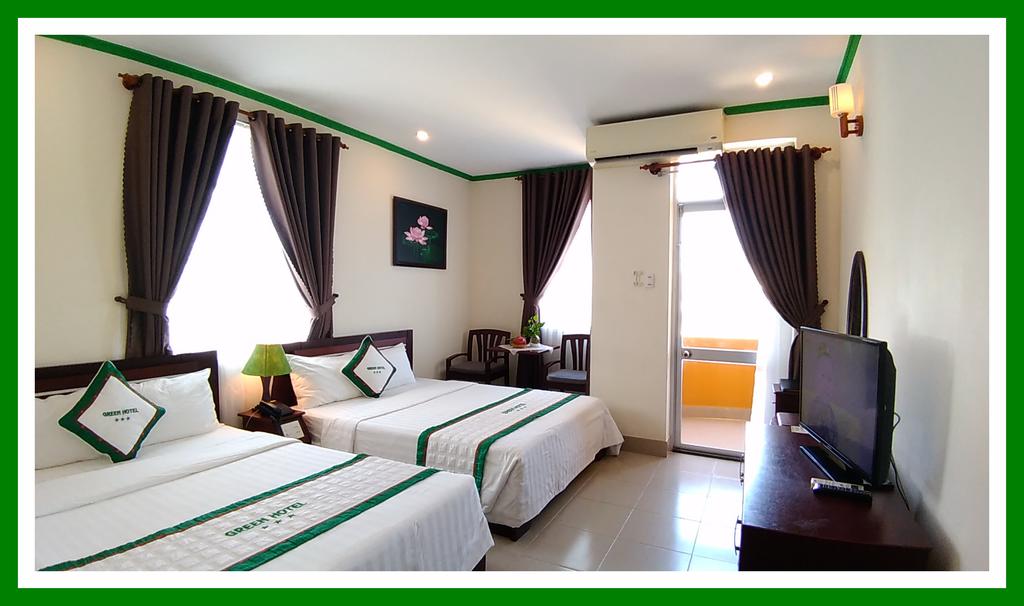 GREEN HOTEL  2