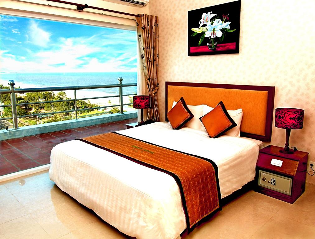 GREEN HOTEL  3
