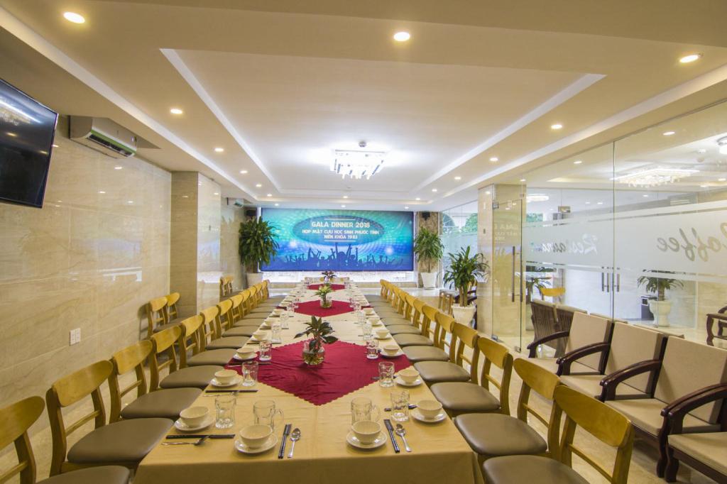 SUMMER HOTEL