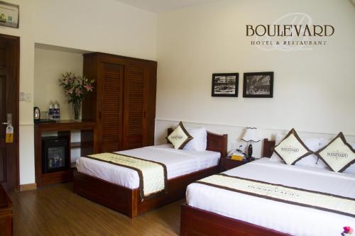 BOULEVARD HOTEL 5