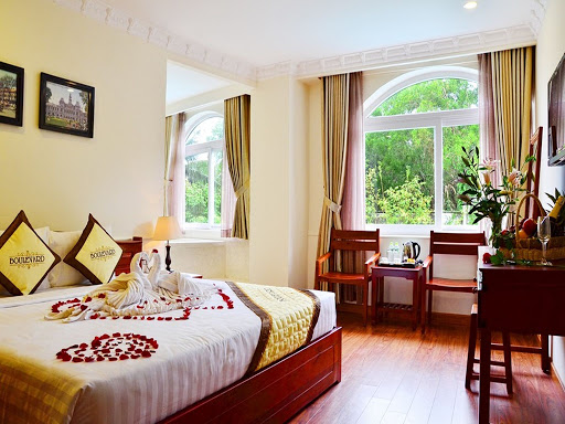 BOULEVARD HOTEL 8