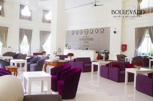 BOULEVARD HOTEL 9