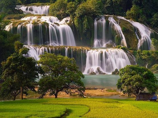 BAN GIOC WATERFALL IN THE TOP MOST BEAUTIFUL IN THE WORLD